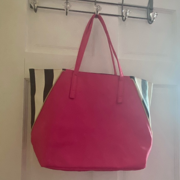 Juicy Couture Leather tote - Picture 2 of 6